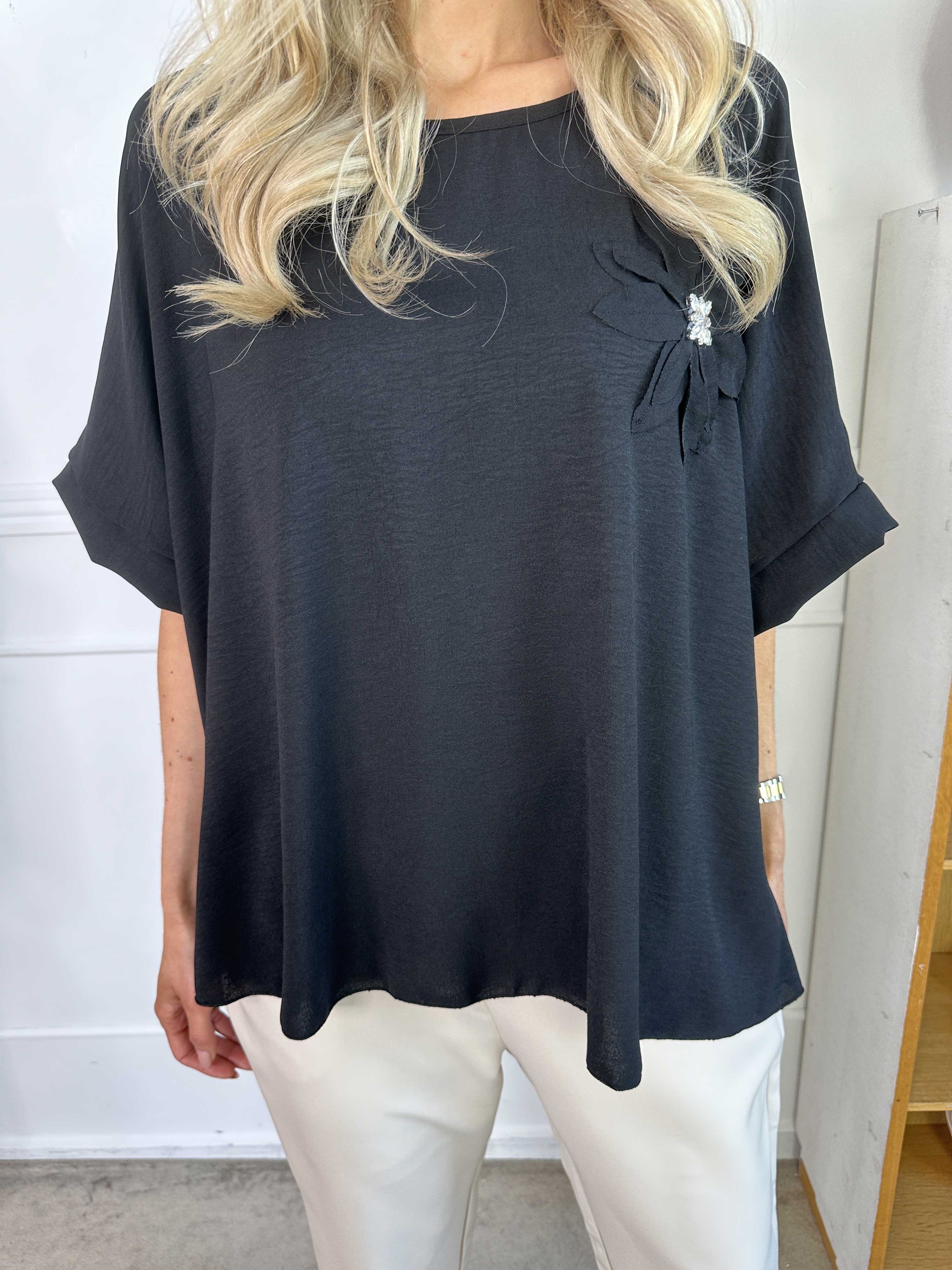 Tabisha - Söt lättviktstunika med blomma och fuskpäls på bröstet